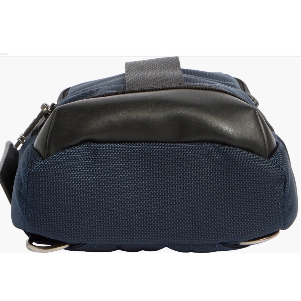 Tumi Fremont FIFE Slim Sling Bag Navy Blue NWT UNISEX - Picture 5 of 8